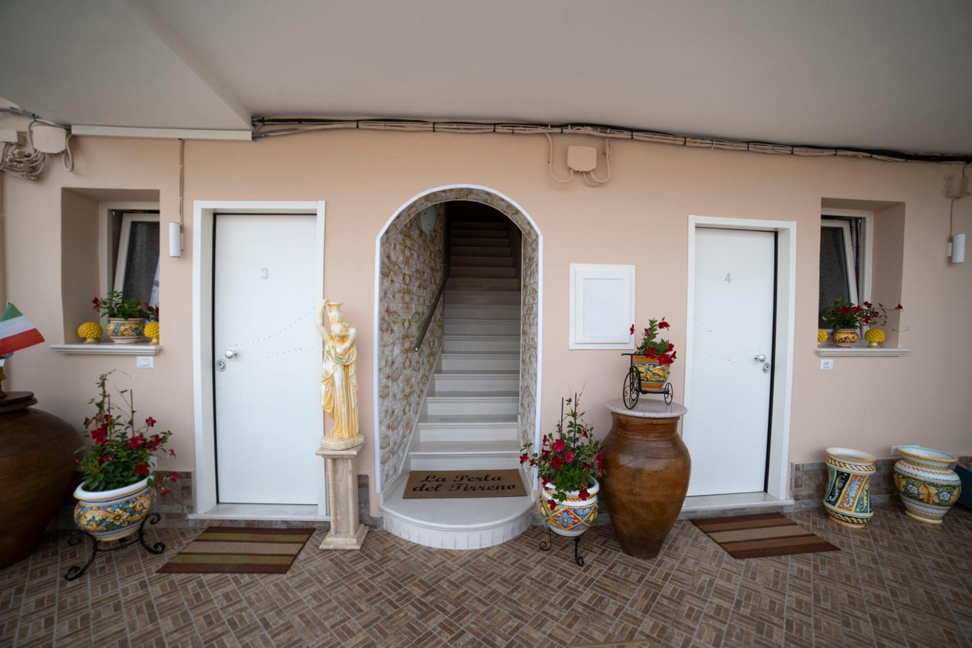 트로페아 La Perla Del Tirreno B&B 외부 사진
