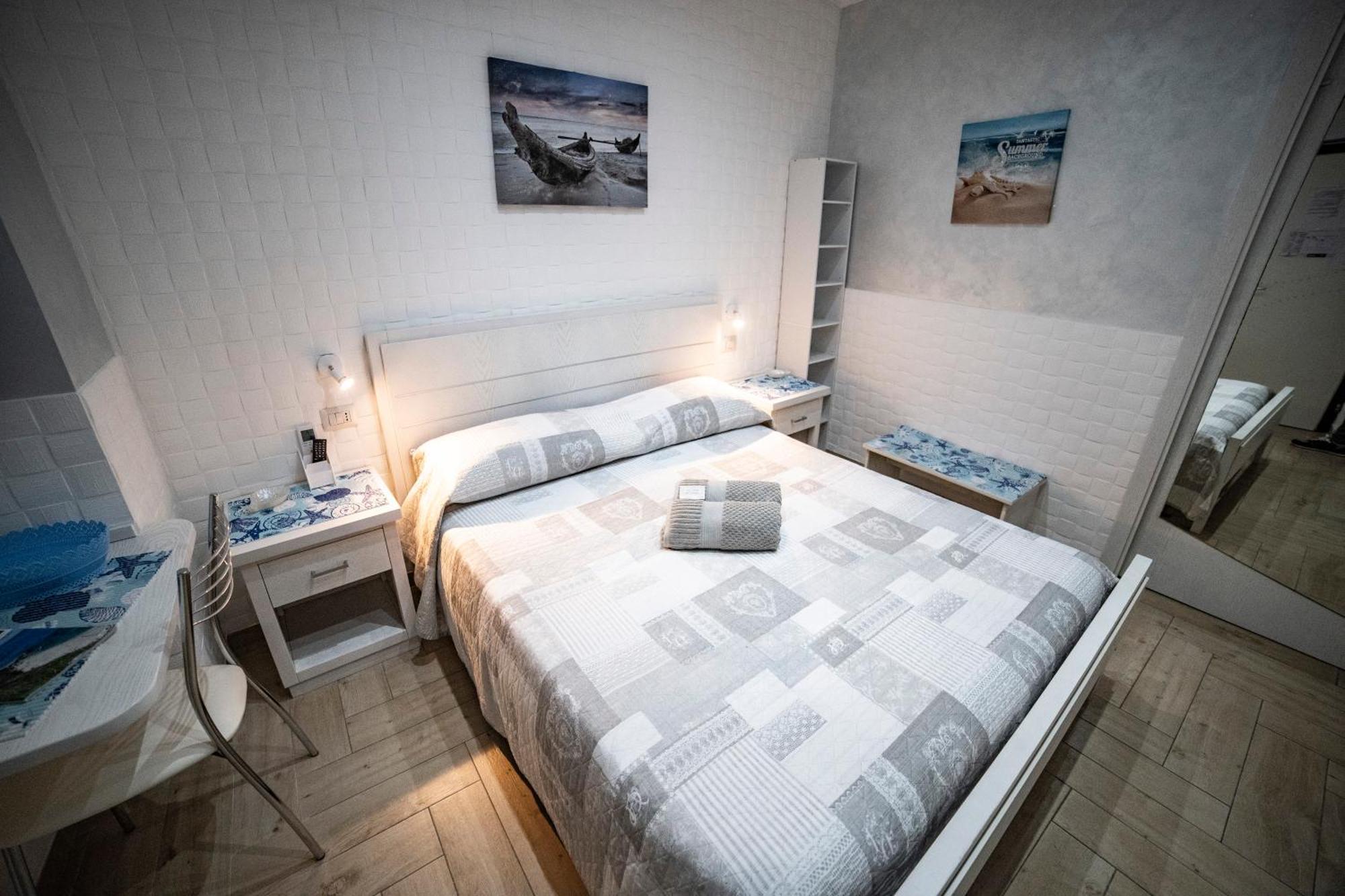 트로페아 La Perla Del Tirreno B&B 객실 사진